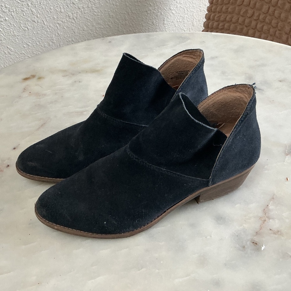 10 M Lucky Brand blue suede boots